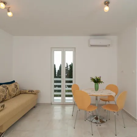 Dana 公寓 特罗吉尔