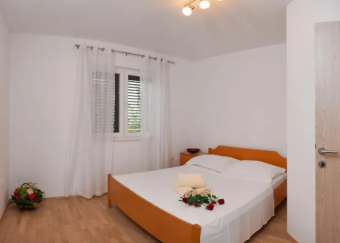 Dana Апартаменти Трогір